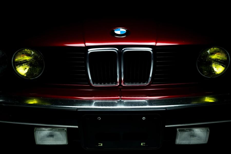 Детали экстерьера BMW 325i Convertible (Calypso Red) 1990 года  (фото 73 из 190)